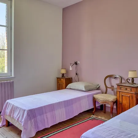 펜션 8 Bedroom In