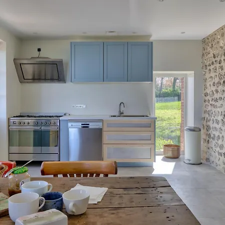 펜션 8 Bedroom In